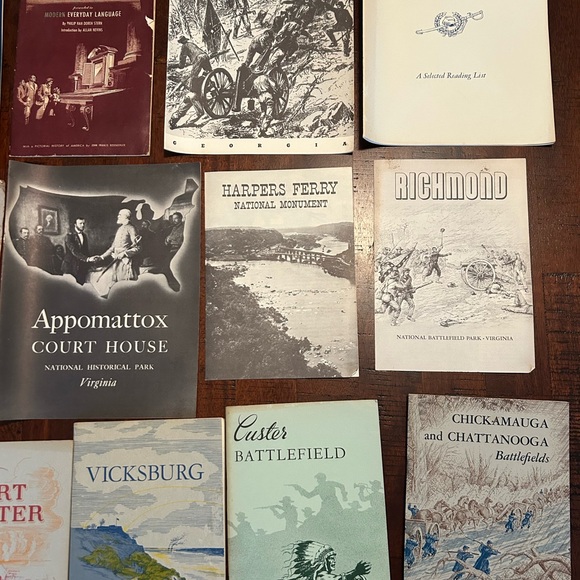 Vintage Collection of Historical Booklets - Picture 3 of 7